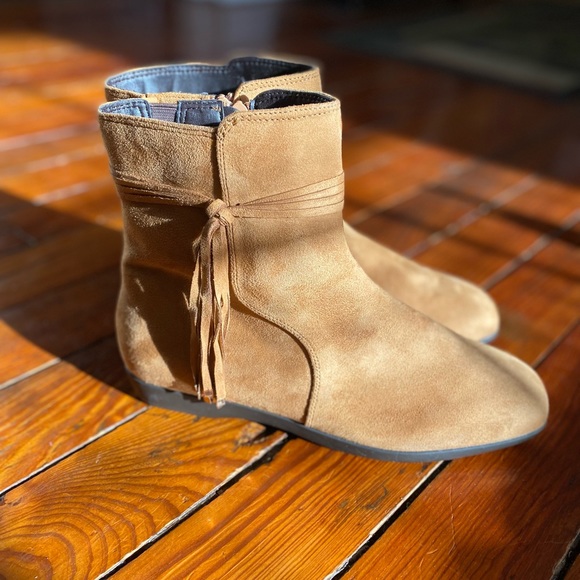 comfortview Shoes - Comfortview Daphne Suede Camel Tassel Ankle Boots Size 11